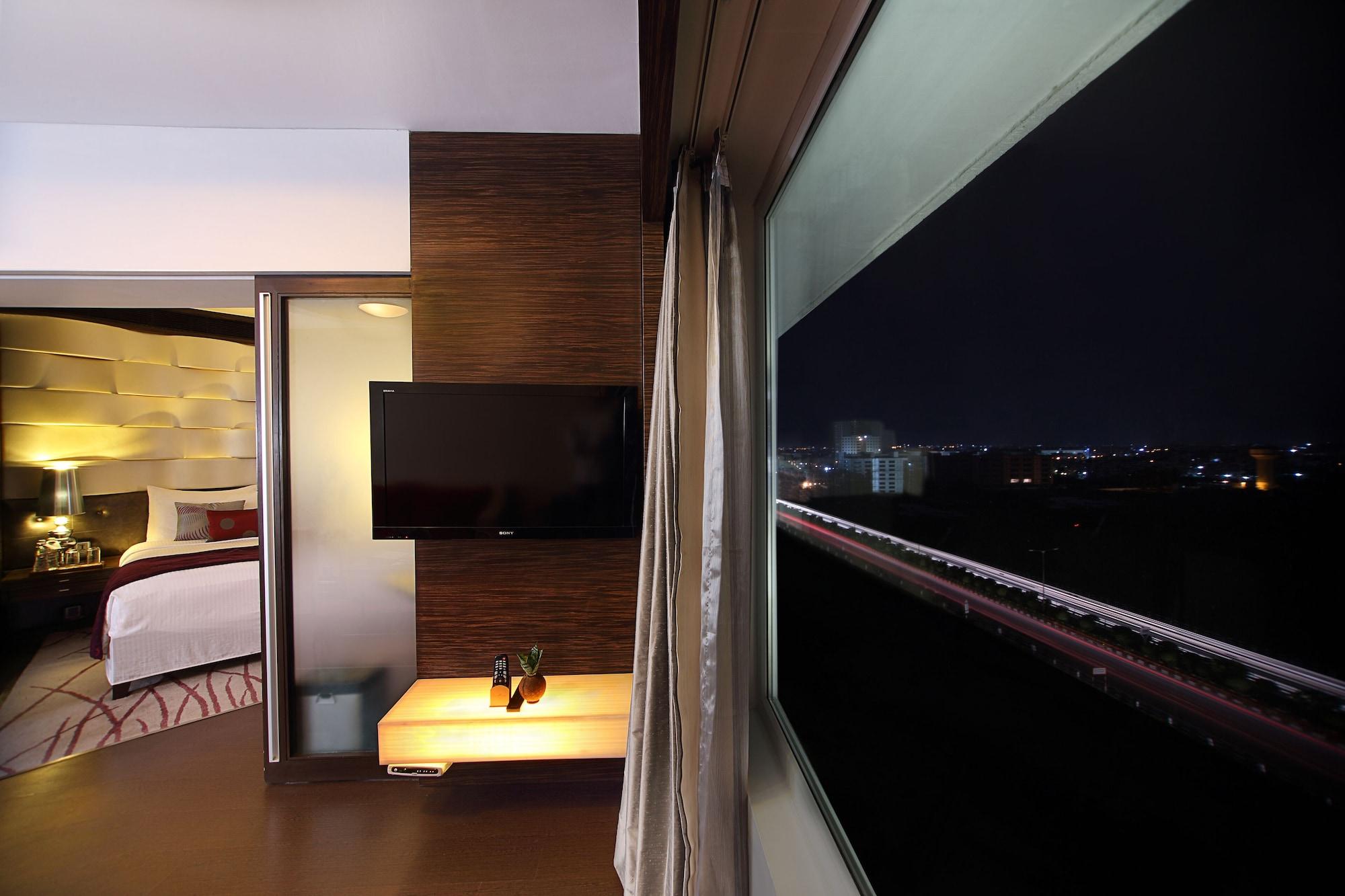 Fortune Select Sg Highway, Ahmedabad - Member Itc Hotels' Group Esterno foto