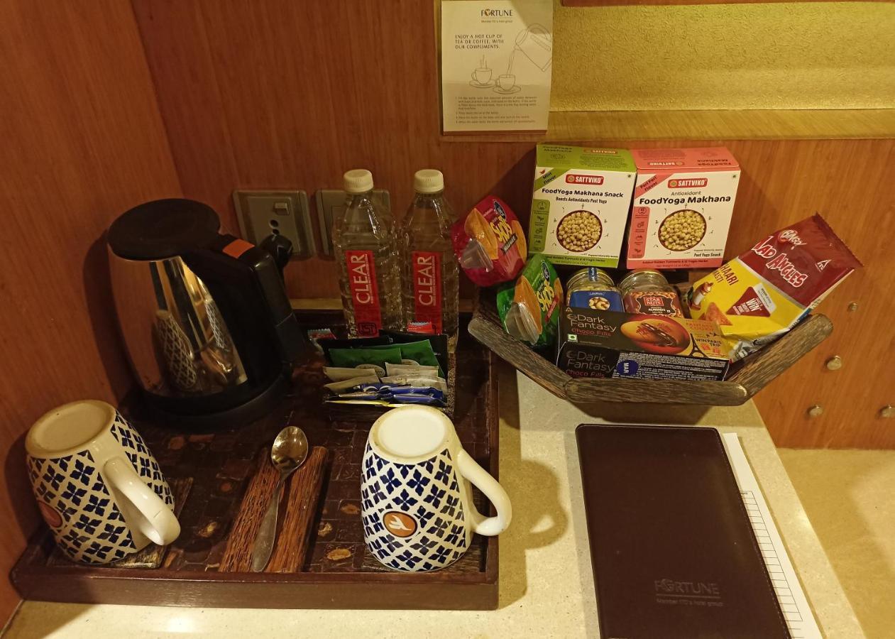 Fortune Select Sg Highway, Ahmedabad - Member Itc Hotels' Group Esterno foto