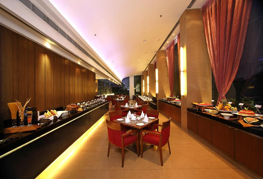 Fortune Select Sg Highway, Ahmedabad - Member Itc Hotels' Group Esterno foto