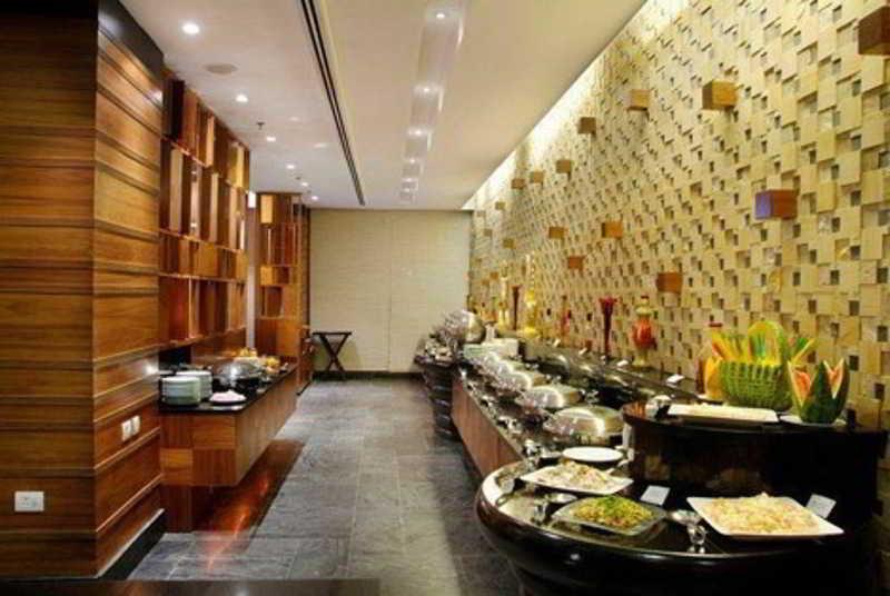 Fortune Select Sg Highway, Ahmedabad - Member Itc Hotels' Group Esterno foto