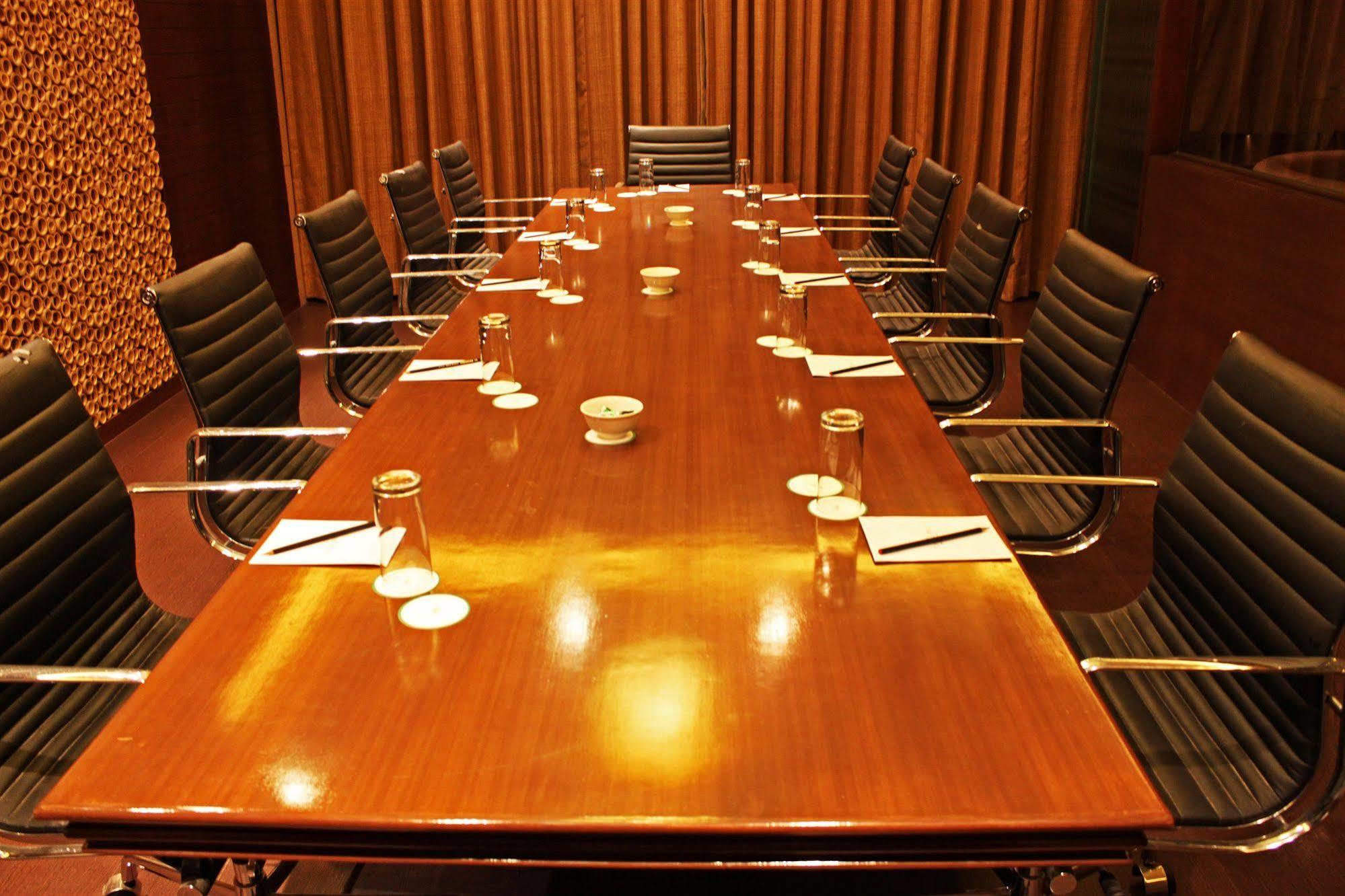 Fortune Select Sg Highway, Ahmedabad - Member Itc Hotels' Group Esterno foto