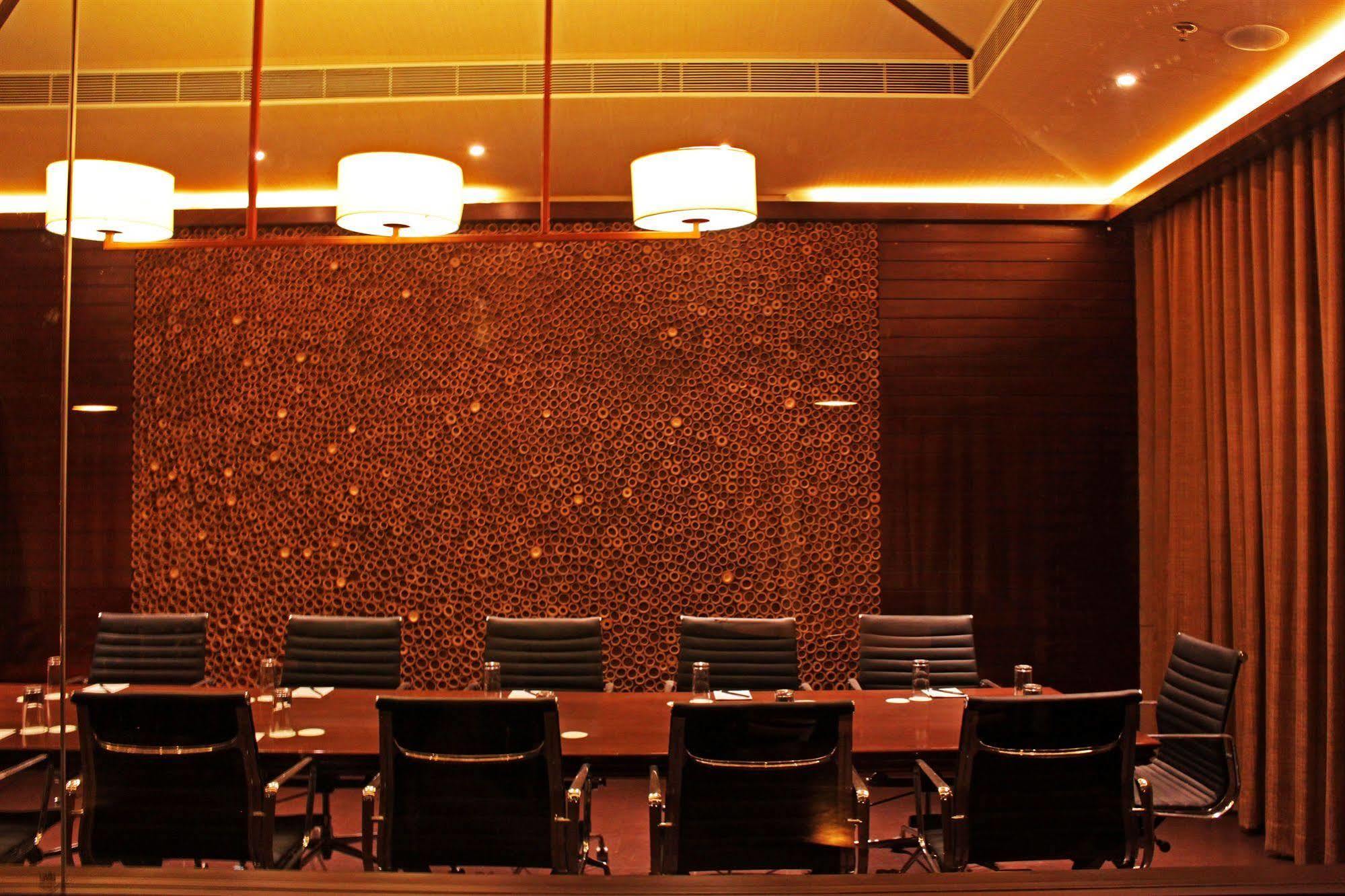 Fortune Select Sg Highway, Ahmedabad - Member Itc Hotels' Group Esterno foto