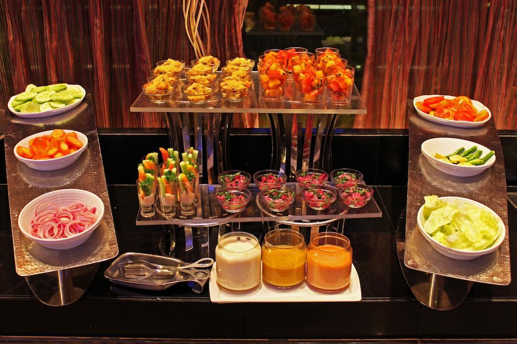 Fortune Select Sg Highway, Ahmedabad - Member Itc Hotels' Group Esterno foto